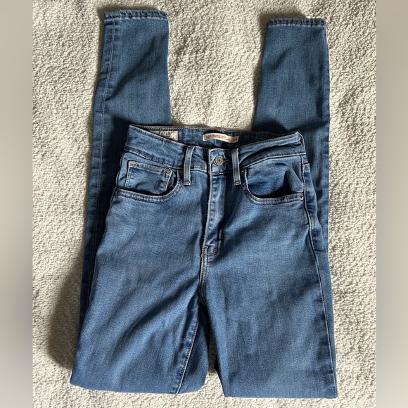 Levi’s High Rise Skinny Jean - Picture 2 of 5